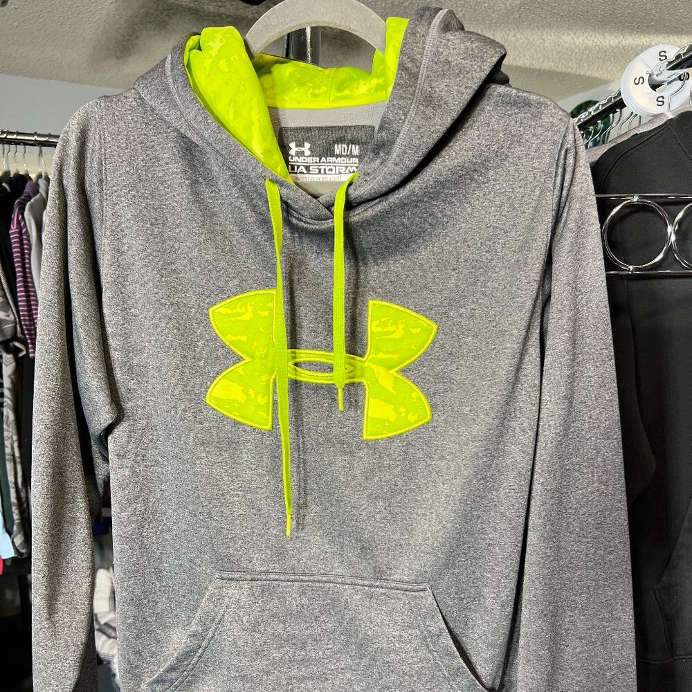 Under Armour Storm Grey Pullover Hoodie with Bright Logo and Kangaroo Pocket